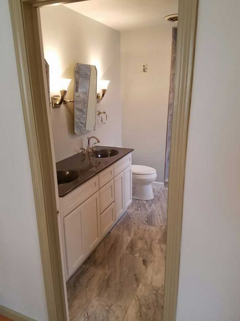 Full-View-of-Bathroom